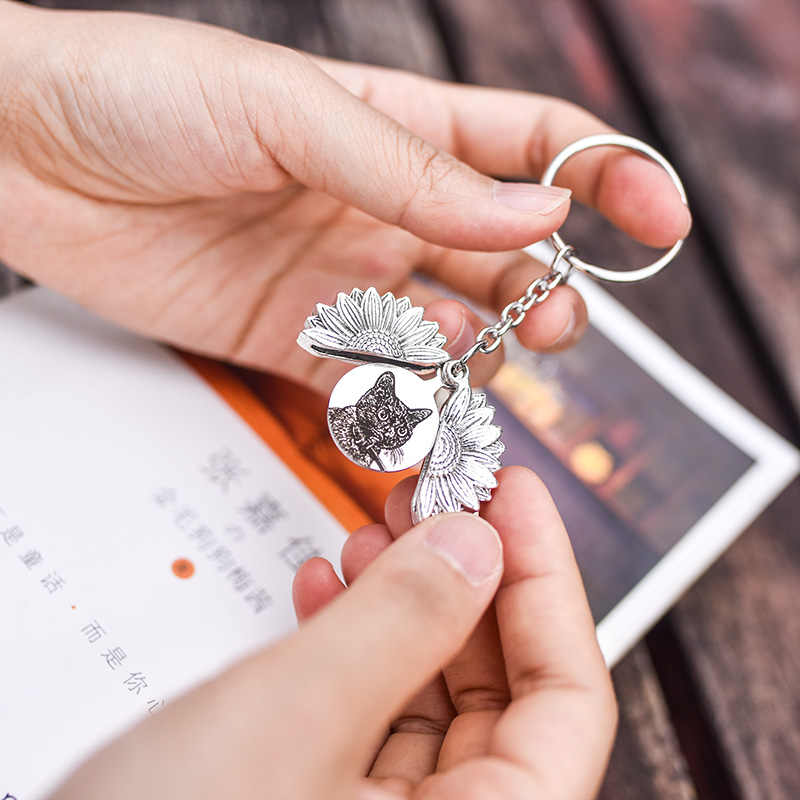 Custom Pet Memorial Keychain - Vintage Sunflower Laser Etched Gift
